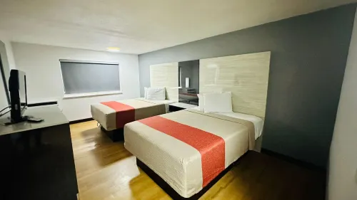 Evergreen Inn & Suites Portland