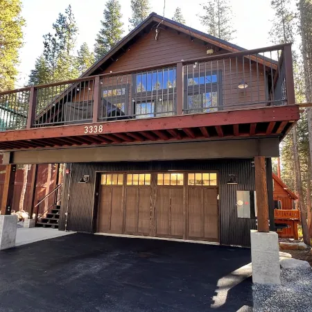 Spacious Cabin near Sugar Ski Resort
