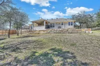 Lake Access - Private Pool - 2 Acres Retreat