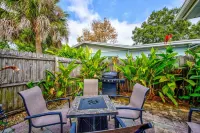 Gulfport Beach Vacation Rental, 2 Bedroom WINE CELLAR THEMED, 5 Star Beach House