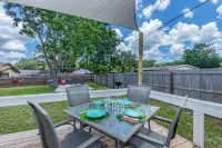 Blue Gecko at Safety Harbor - Entire Home PLUS Guest House Hotels in Safety Harbor