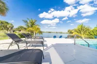 4BR/3BA Miami Welcoming Waterfront Wonder w/ Pool! - Villas