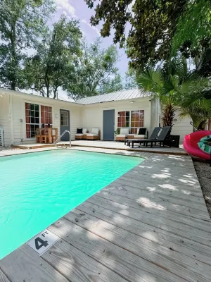 The Haven - Downtown OS with Pool & Pool House!