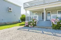 Cozy Costal Retreat in the heart of Groton's charming beach community,