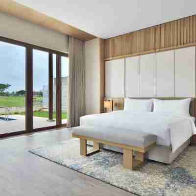 JW Marriott Bengaluru Prestige Golfshire Resort & Spa Rooms