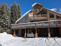 Walk to Winter Park Lifts - Private Hot Tub - Pet Friendly - Custom Duplex