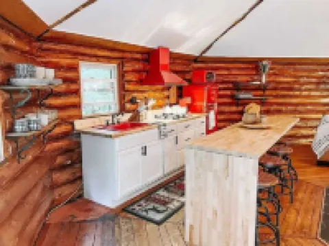 Cozy Cabin with a Stream