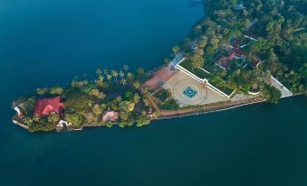 The Leela Ashtamudi, A Raviz Hotel