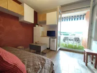 Apartment with terrace and garden view, 8 minutes walk from the beach