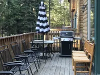 GG's Chalet - 6 Bedrooms, 4 Baths, movie theatre, jetted tub, and pool table!