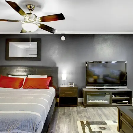 Newly Renovated Casita in Mesa, King-Sized Bed and Lightening Fast WiFi