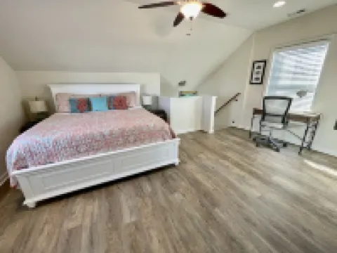 Cape Escape-Short Walk to Beach, Pet Friendly, Fenced Yard & Optional GC Rental