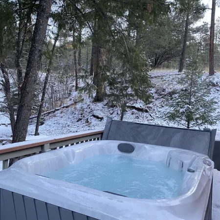 Relax with Peaceful River Views and Wildlife Sightings. A Perfect Retreat.