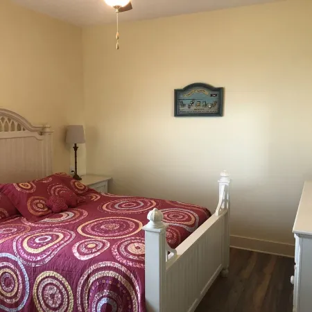 Fantastic View! Beautiful Oceanfront Beach House; Steps to the Beach! 4/6 Br