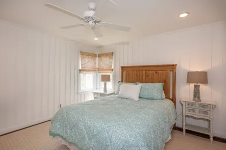 Cute Little Bungalow Close To Town With All The Amenities You Could Ask For