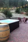 Modern Day Luxury Cabin Living! 4 Bed/4Bath, Hot Tub, 5 Acres, 15 Min to Lvnwrth