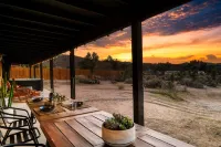 Panoramic Views & Hot Tub! Joshua Tree Sunset Vista