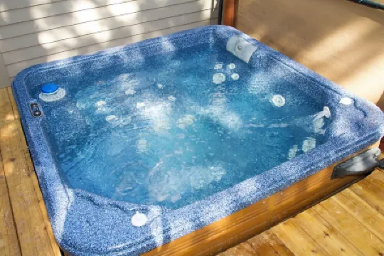 Sharc Passes Included!  Hot Tub. Sleeps 8.