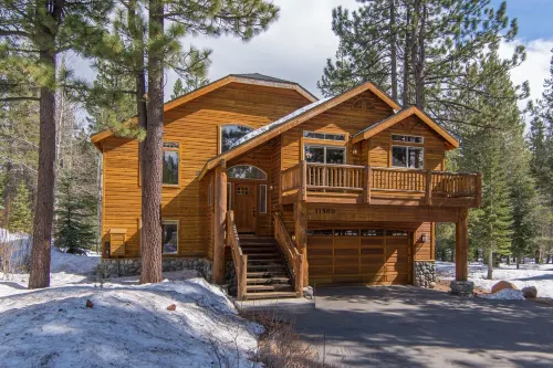 Gorgeous Home Near Golf Courses with Two en-Suites