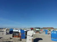 "FeWo Meeresblick am Sandstrand"-2 Bedrooms- Balcony-2nd Floor-50 Meters to the Beach Hotel a Norddeich