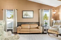 Private Backyard-Central AC! Quiet Neighborhood