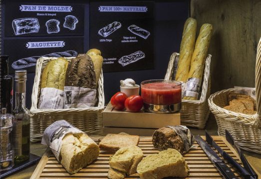 이비스 그라나다 호텔 로비