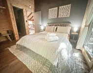 CasaSOL! Unique, Trendy & Stylish Cabana w/ Fireplace, Skylight & Deck at Bryce