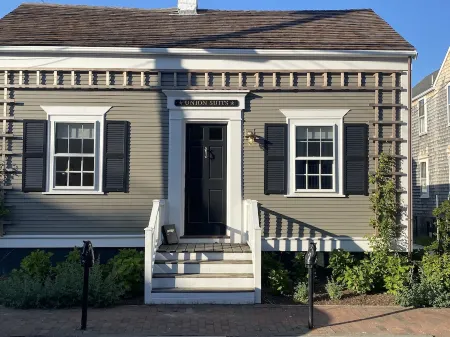 Three bedrooms Four Blocks to Town and Harbor with parking