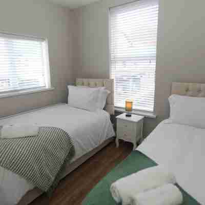 14 Chamberlain Street, Derry: Epic Location Rooms