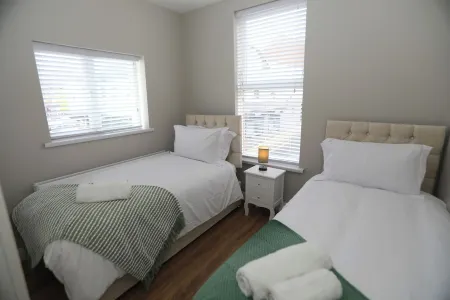 14 Chamberlain Street, Derry: Epic Location