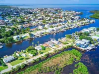 Tidewater: Bring your boat, backyard beach,kayaks. Hotels in Hernando Beach