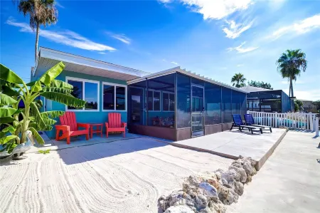 Tidewater: Bring your boat, backyard beach,kayaks.