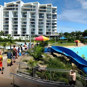 Lanai Riverside Apartments