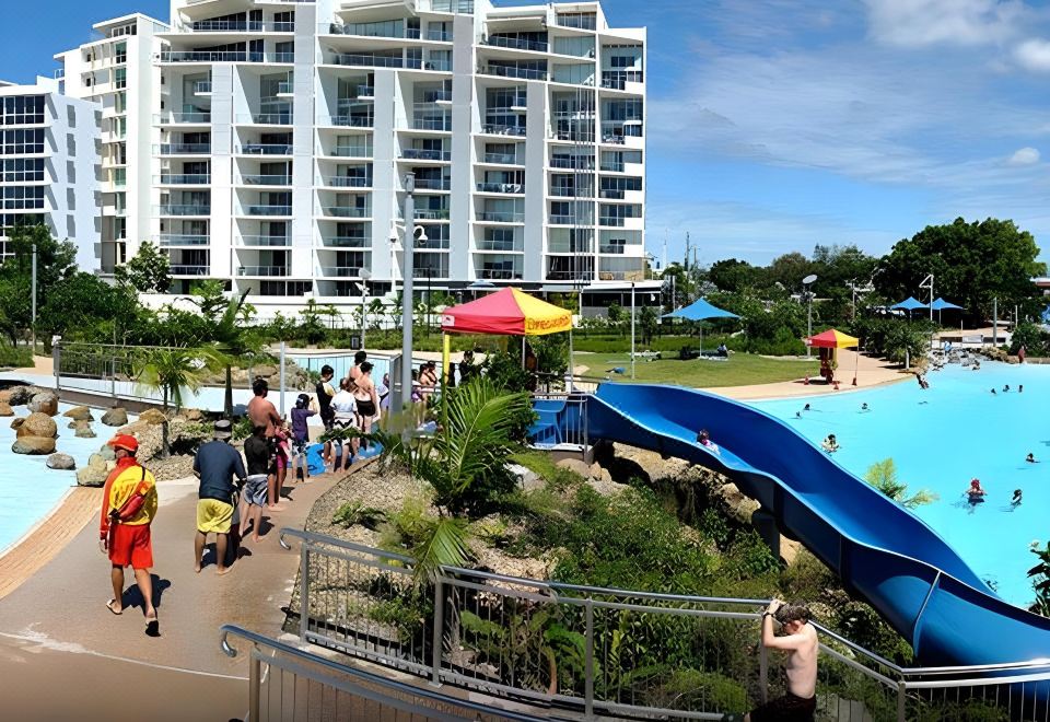 Lanai Apartments Over view