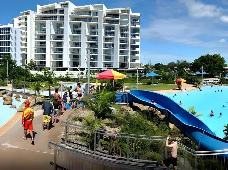 Lanai Riverside Apartments Отели рядом с достопримечательностью «Mackay Entertainment & Convention Centre (MECC)»