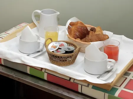 Mecenate Rooms Отели рядом с достопримечательностью «Домине-Кво-Вадис»