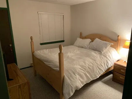 Great True Ski-in/Ski-Out condo next to Giant Steps Lodge and Tubing Hill. Отели в г. Брайан Хед