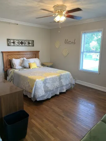 Large Private Room & Bathroom