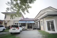 RedDoorz near Bundaran Kecil Palangkaraya Hotel a Panarung