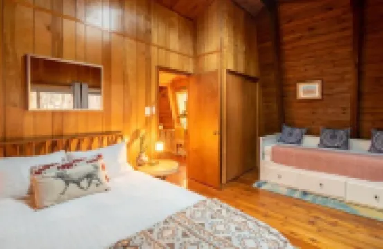 Lake Naomi A-Frame Cabin, Pet Friendly,