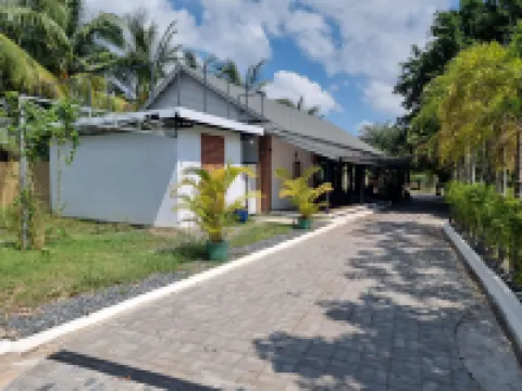 Coconut Paradise Bungalow Kampot