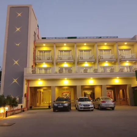 Hotel Mukut Mani
