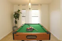6 Beds/4 Rooms / 2 mt Freeway