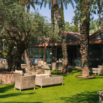 Port Jardín Milenio Отели рядом с достопримечательностью «Edificio ALTET»