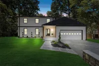 Newly Renovated Luxury 4-bedroom house in lovely Charlotte with WiFi and AC Hotel in zona The Arboretum Shopping Center