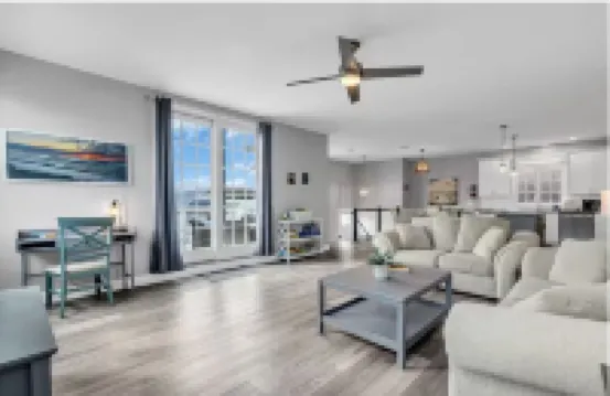 Walk 2 Beach with Linens + Towels and Park 2 cars