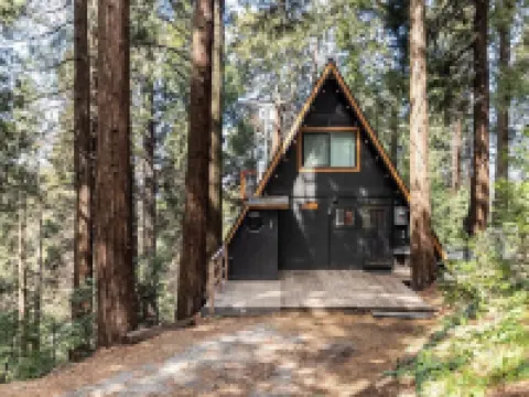 Cozy A-Frame High in The Tree Tops Hotels in Crestline
