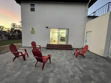 Cheerful Cozy Home Recently Remodeled