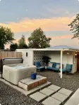 Southern Comfort - Hot tub - Modern - Relaxing -private