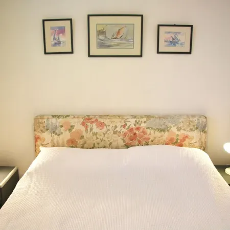 Sea view garden apartment with pool option. Near beach between Nice and Monaco